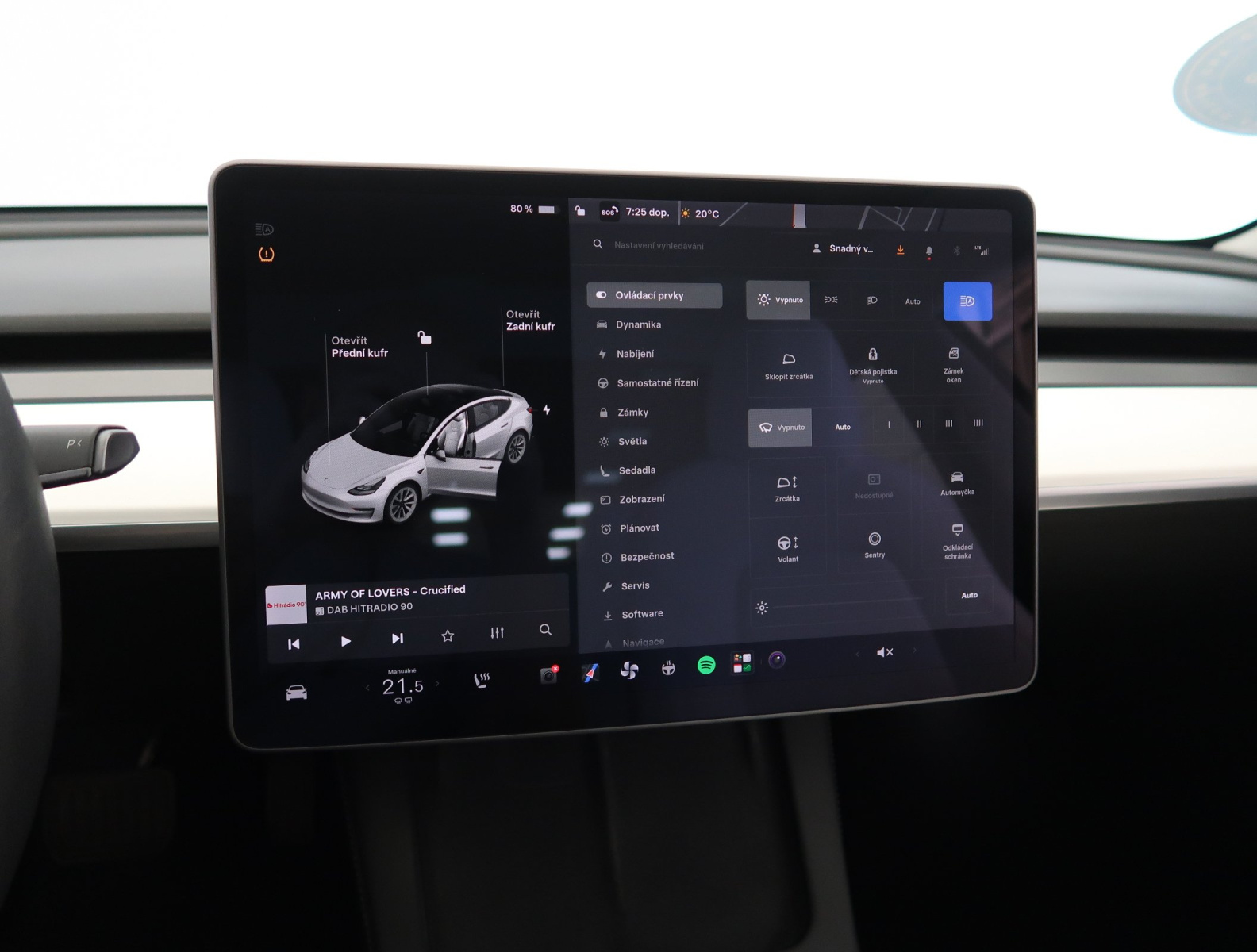 Tesla Model 3 Long Range AWD – fotografie 25