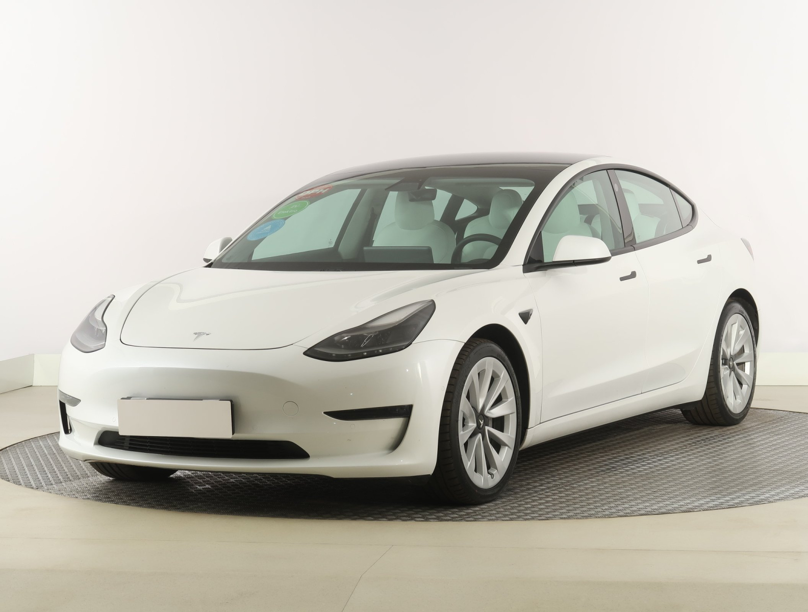 Tesla Model 3 Long Range AWD – fotografie 3