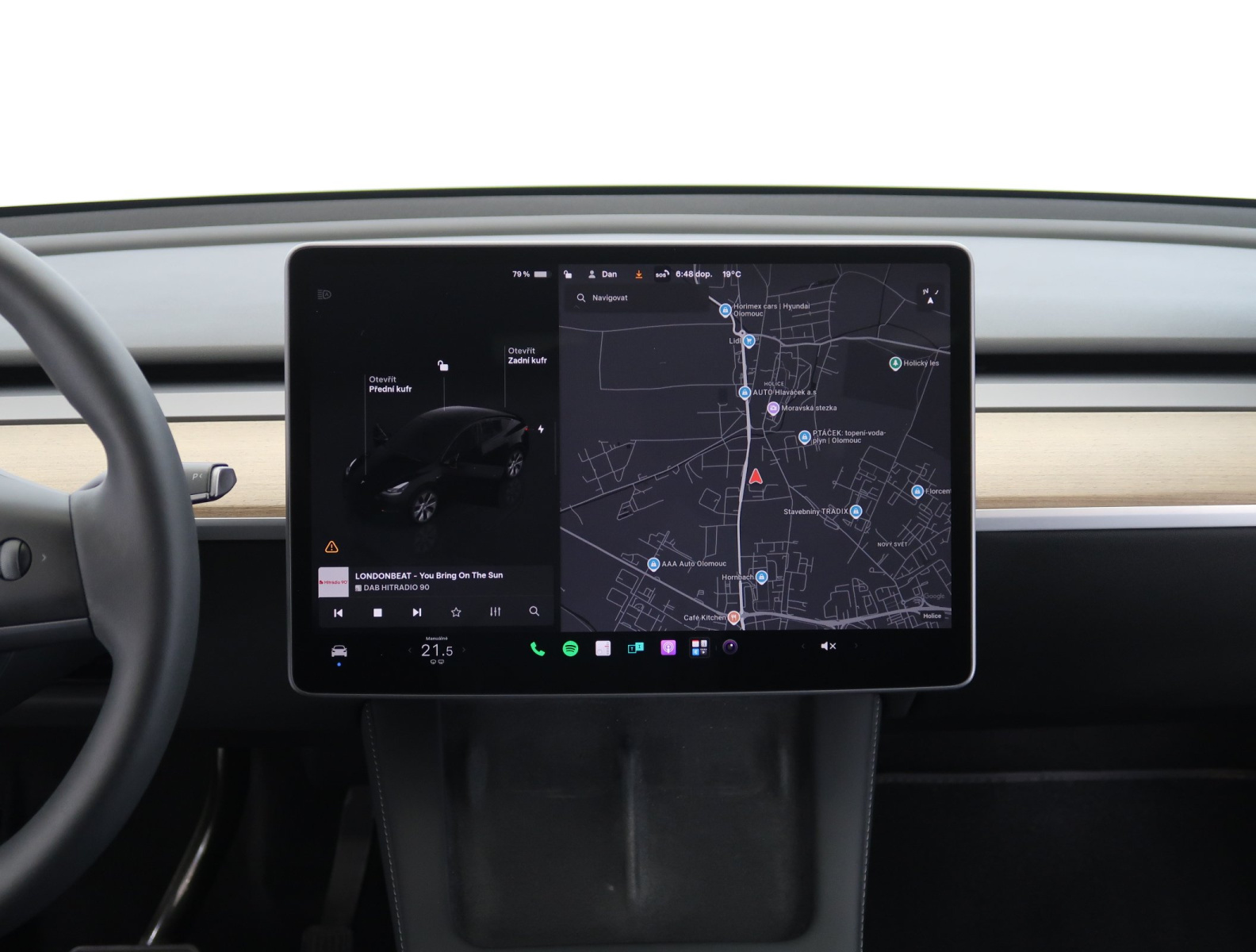 Tesla Model Y Long Range AWD – fotografie 17