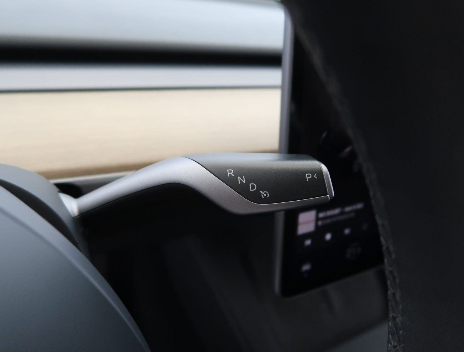Tesla Model Y Long Range AWD – fotografie 18