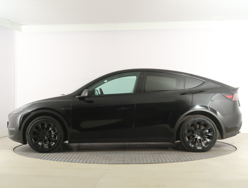 Tesla Model Y, 2022