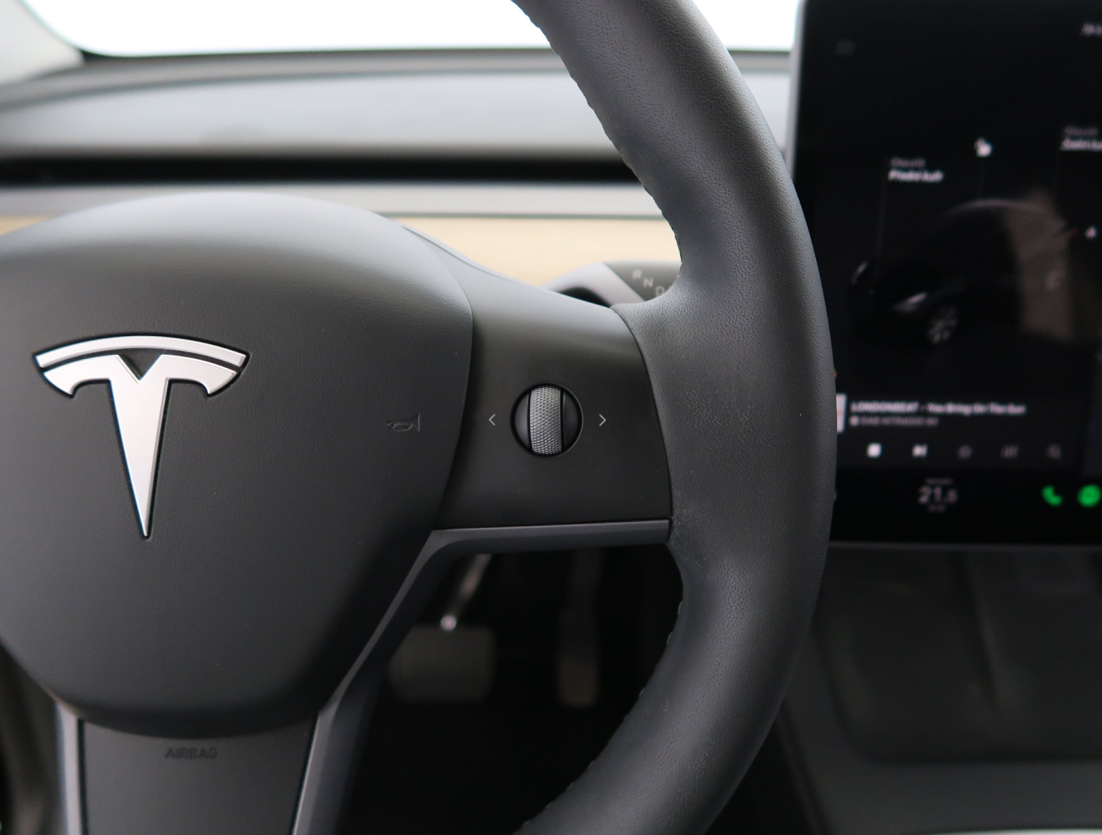 Tesla Model Y - 2022