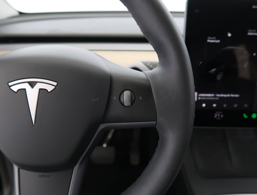 Tesla Model Y, 2022