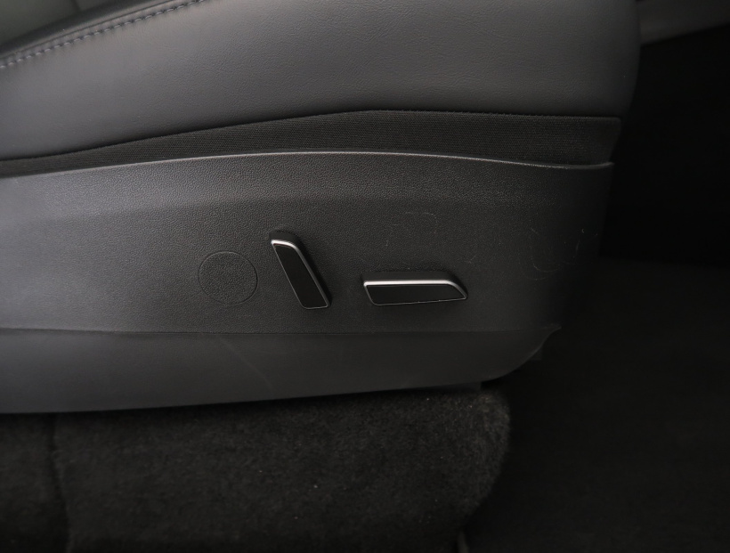Tesla Model Y, 2022