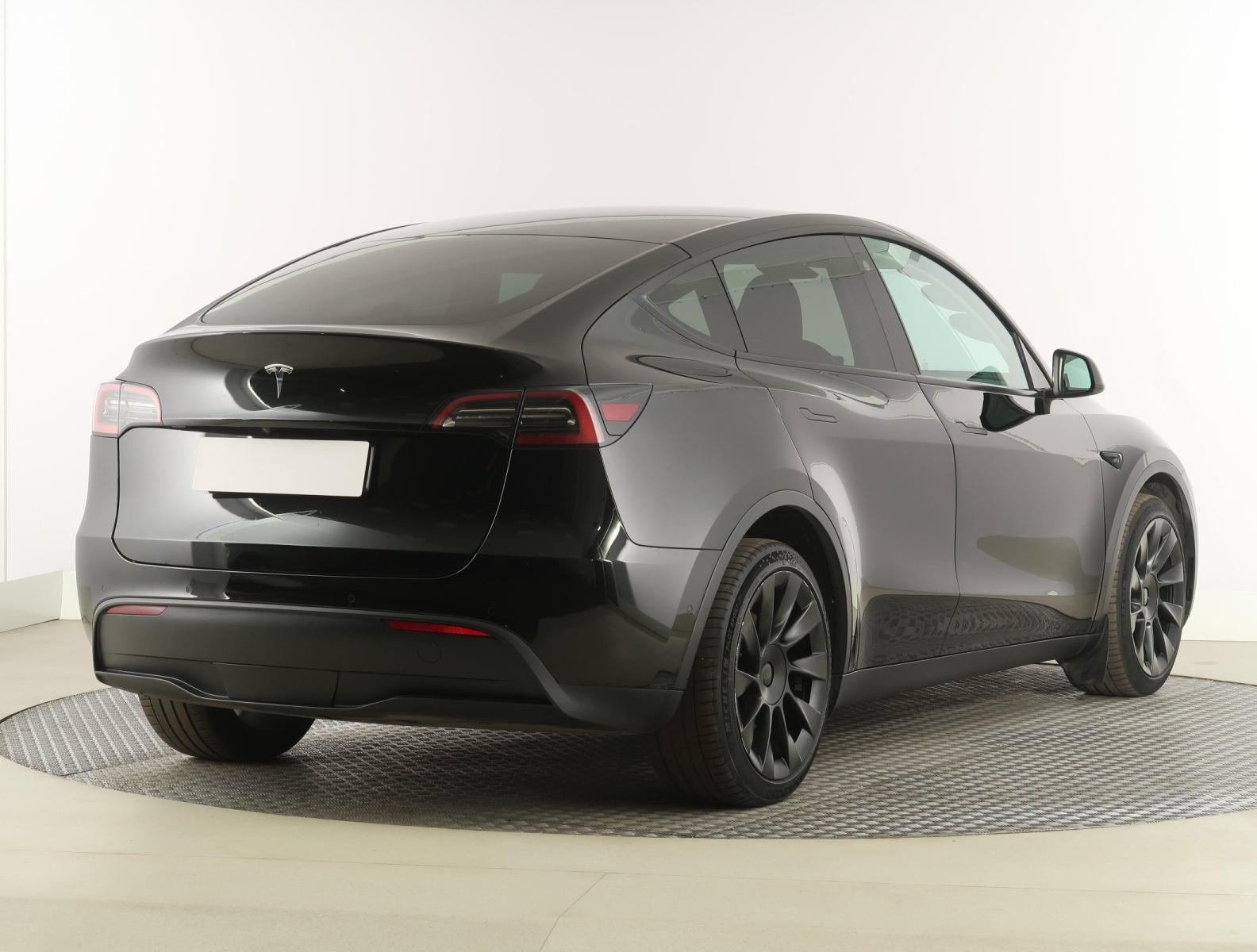 Tesla Model Y Long Range AWD – fotografie 7