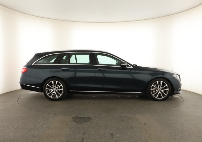 Mercedes-Benz E, 2017