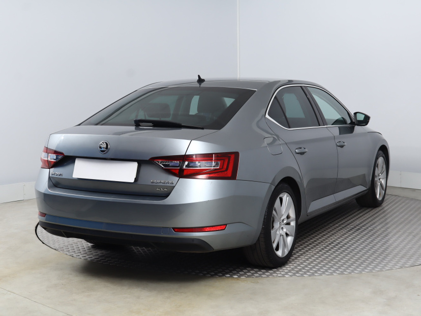 Škoda Superb, 2017