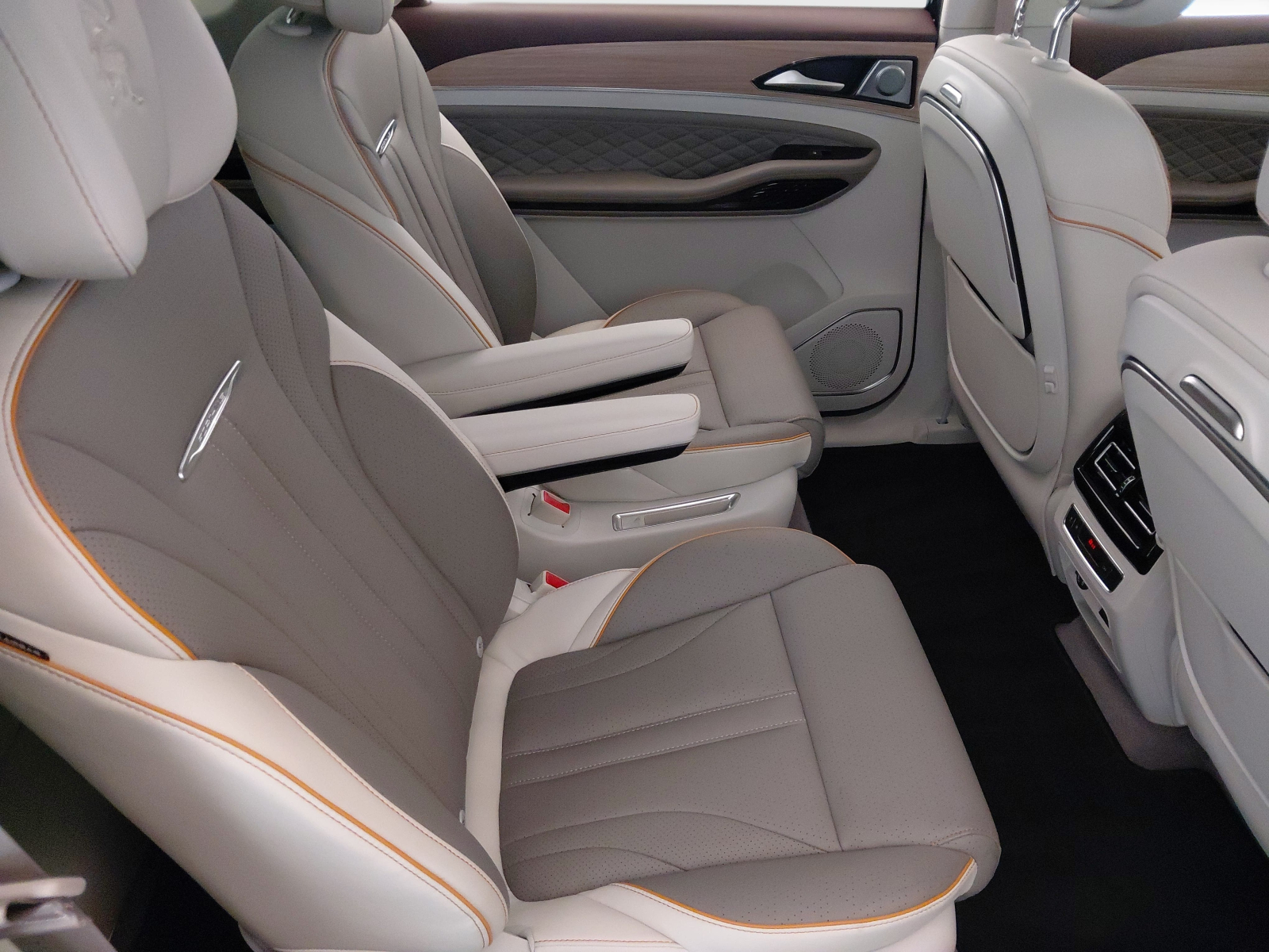 Dongfeng U-Tour - 2025