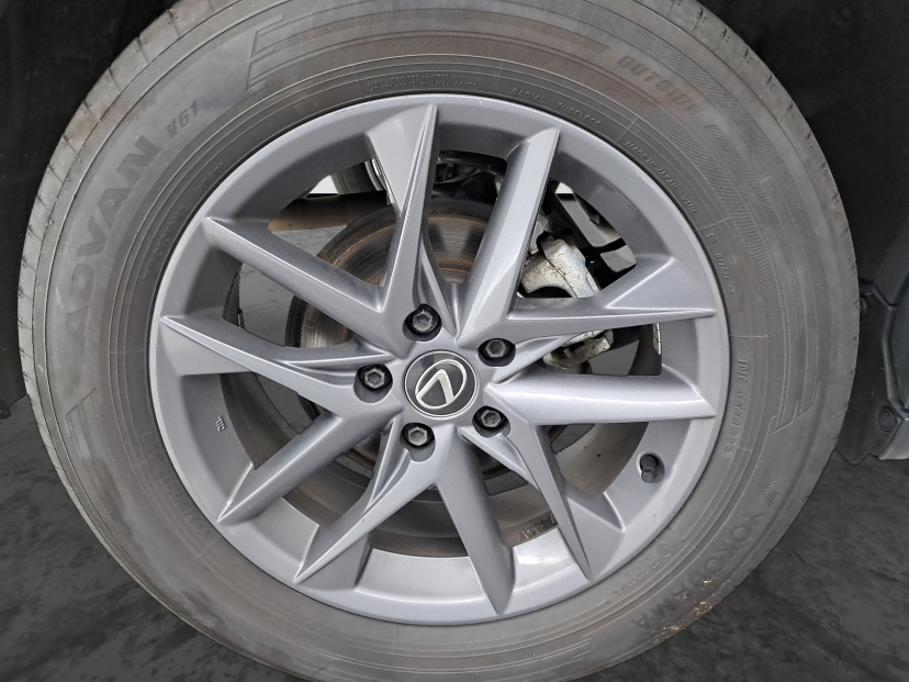 Lexus LBX, 2024