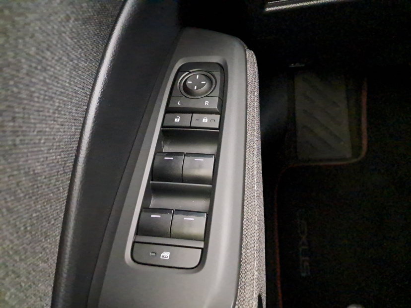 Lexus LBX, 2024