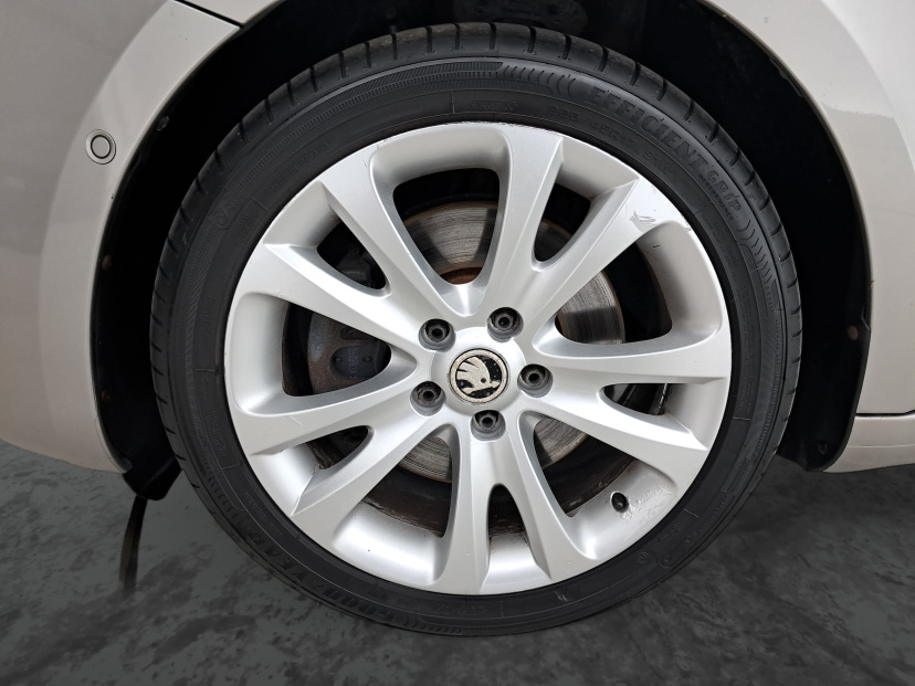Škoda Superb, 2013