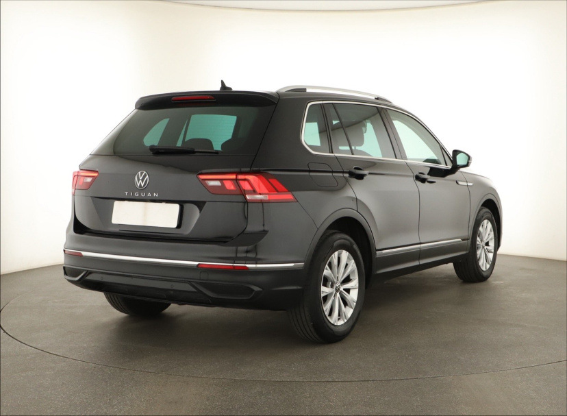 Volkswagen Tiguan, 2022