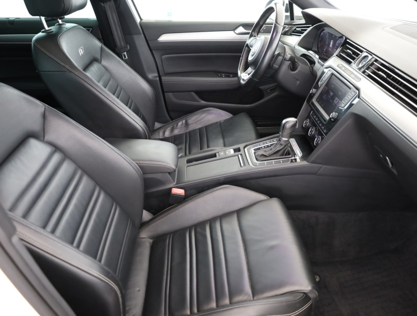 Volkswagen Passat, 2016