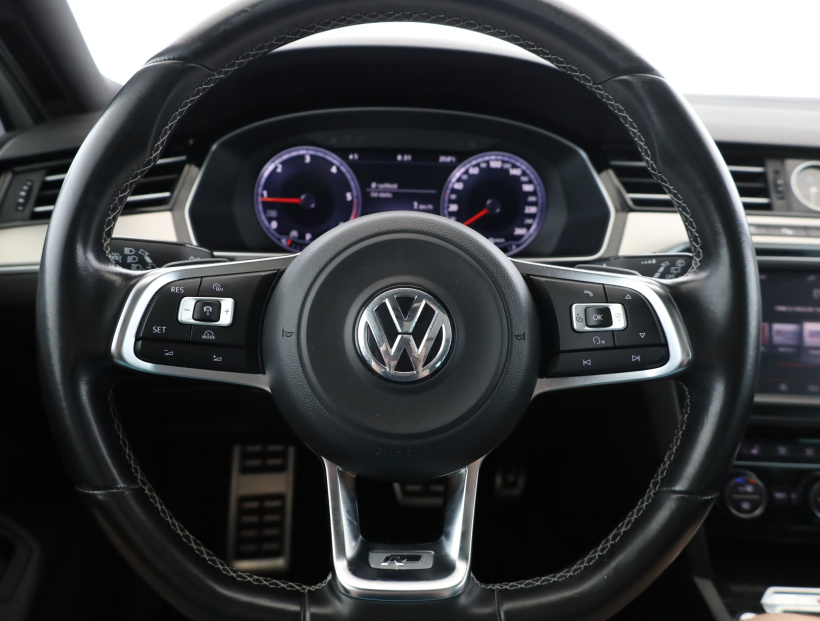 Volkswagen Passat, 2016