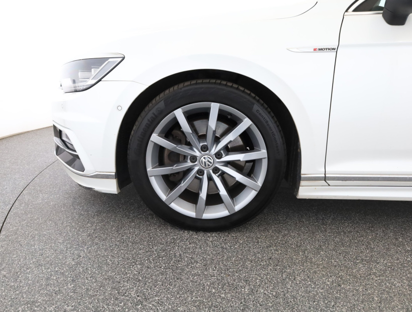 Volkswagen Passat, 2016