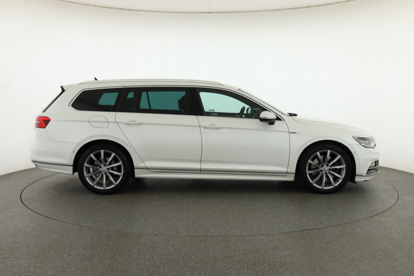 Volkswagen Passat, 2016