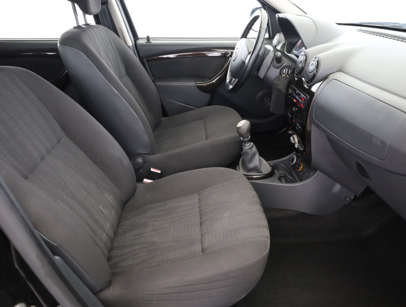 Dacia Duster, 2011