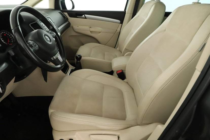 Volkswagen Sharan, 2011