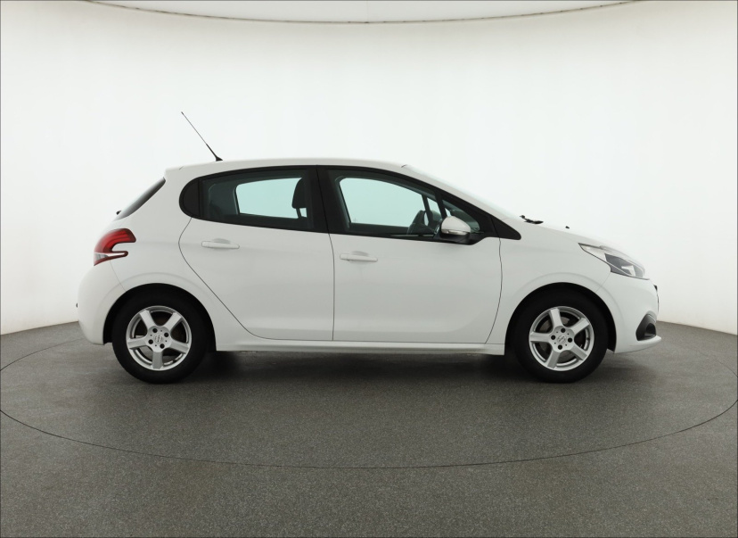 Peugeot 208, 2017