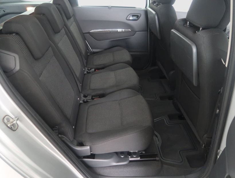 Peugeot 5008, 2010