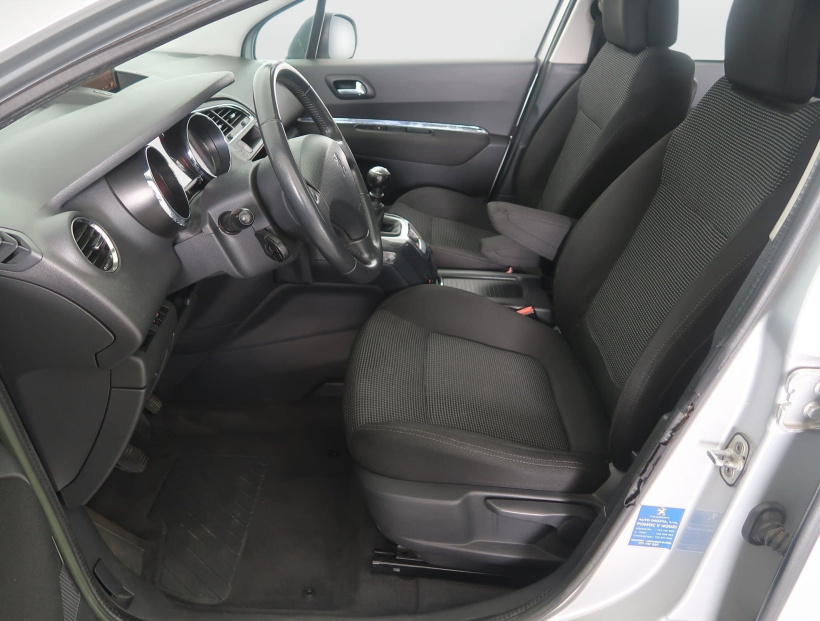 Peugeot 5008, 2010