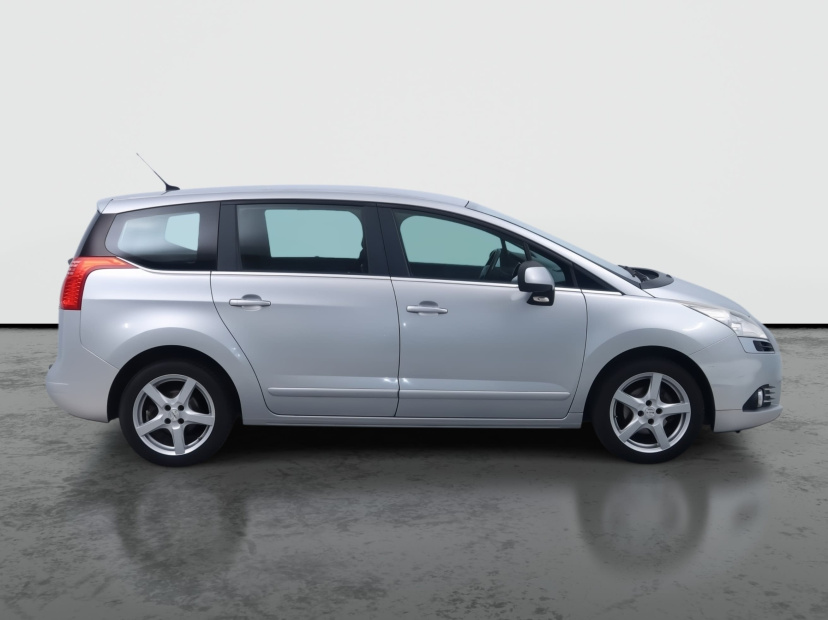 Peugeot 5008, 2010