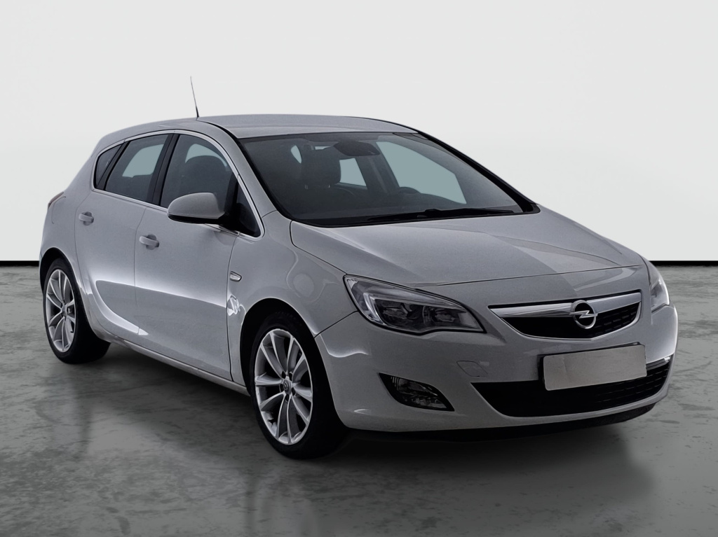 Opel Astra, 2011