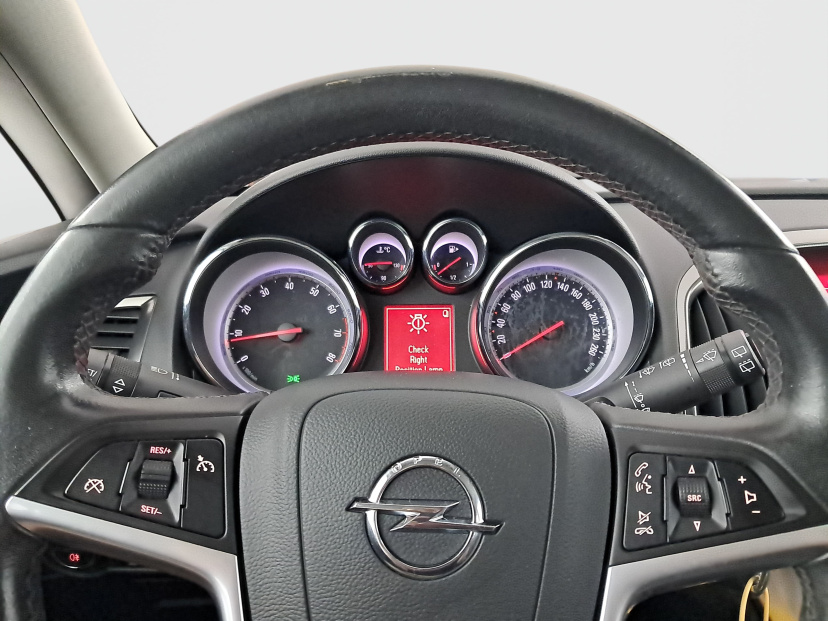 Opel Astra, 2011