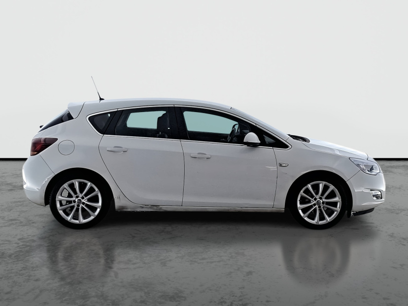 Opel Astra, 2011