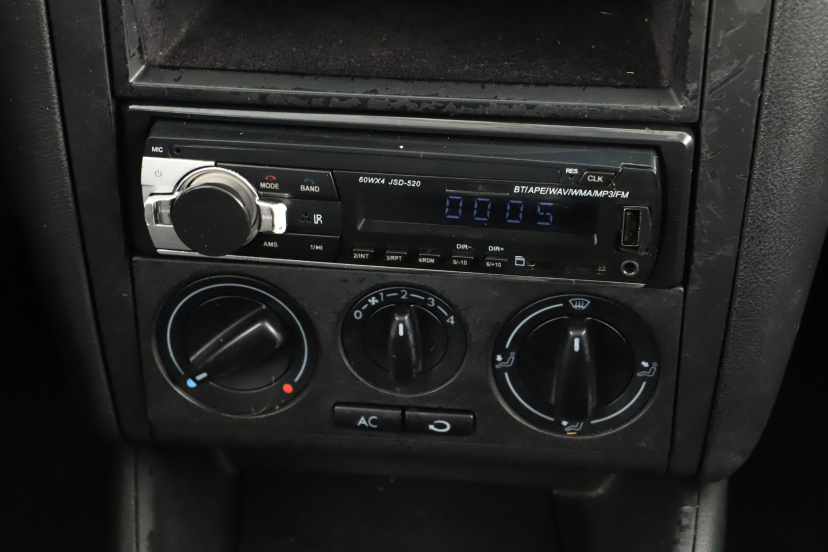 Volkswagen Golf, 2002