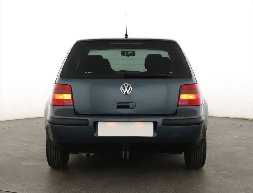 Volkswagen Golf, 2002