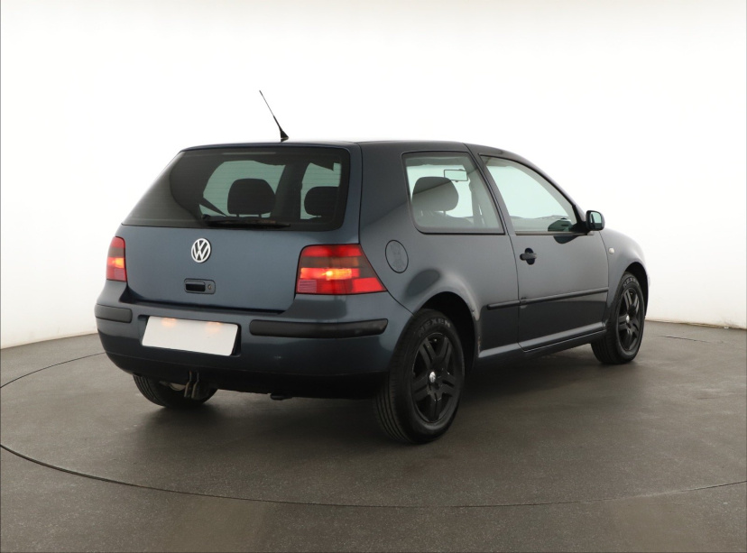 Volkswagen Golf, 2002