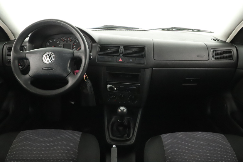 Volkswagen Golf, 2002