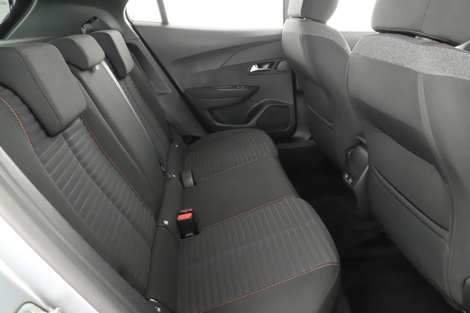 Peugeot e-2008 - 2023