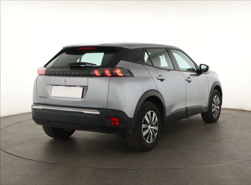 Peugeot e-2008, 2023