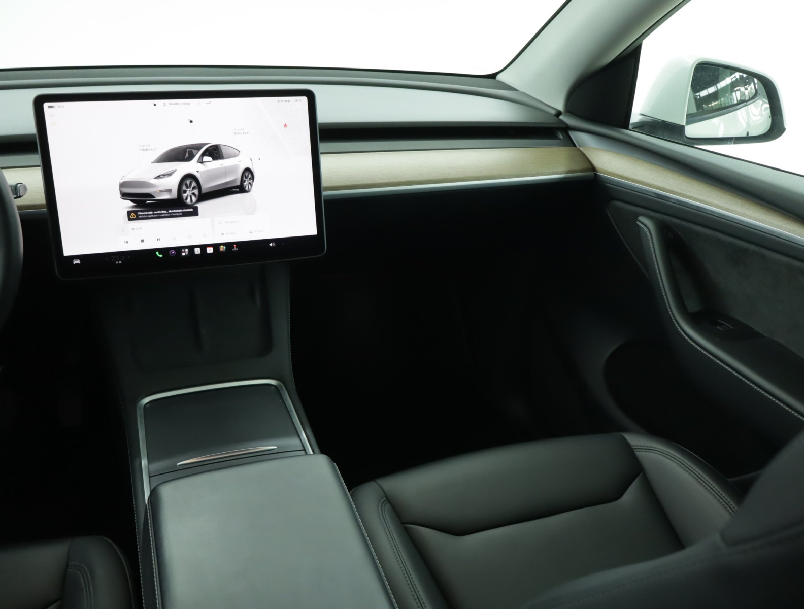 Tesla Model Y Long Range AWD – fotografie 11