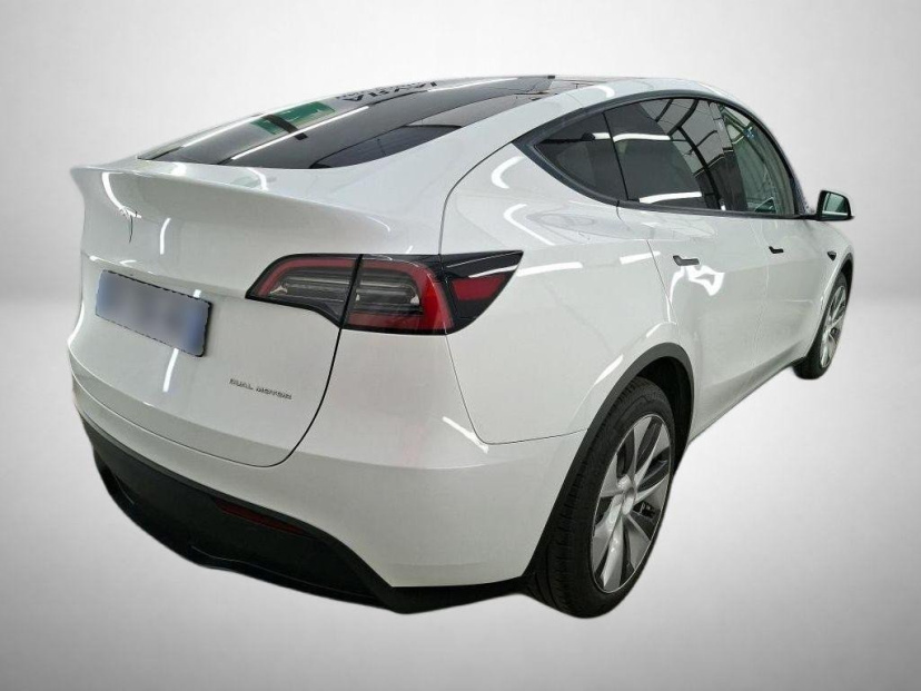 Tesla Model Y, 2023