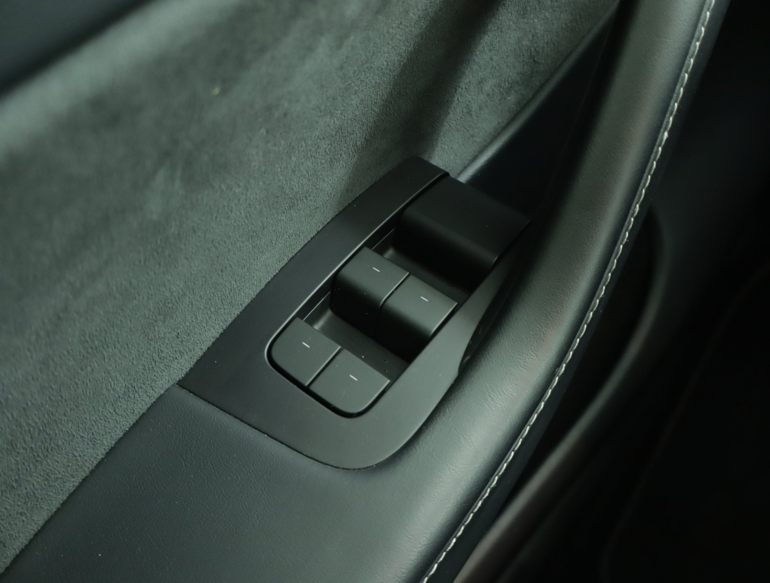 Tesla Model Y Long Range AWD – fotografie 22