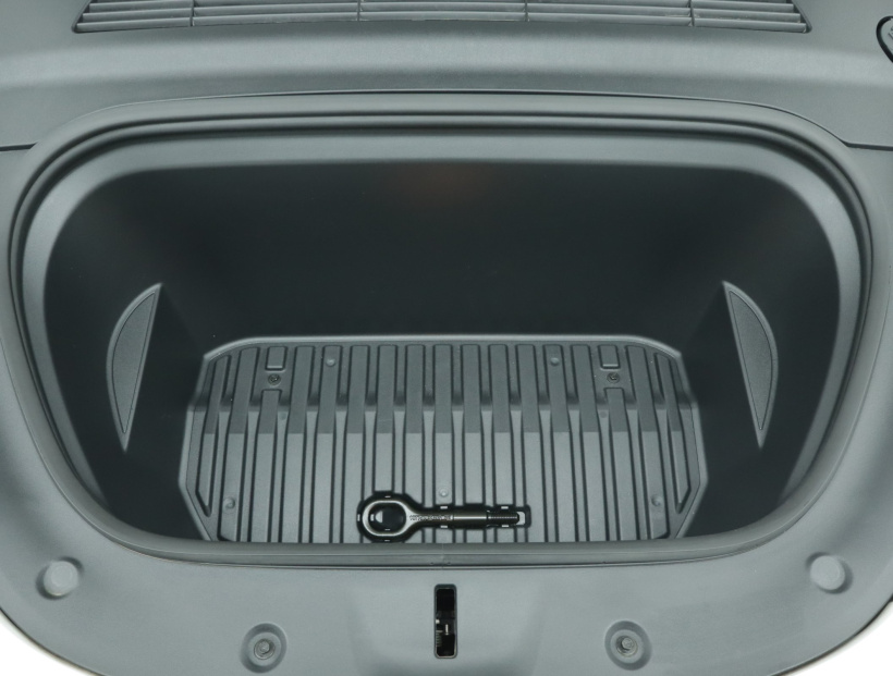 Tesla Model Y, 2023