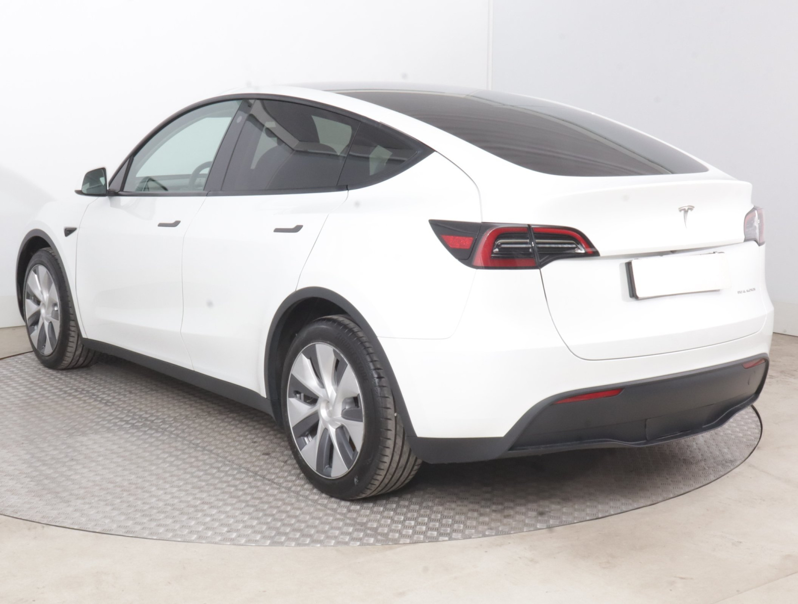 Tesla Model Y Long Range AWD – fotografie 5