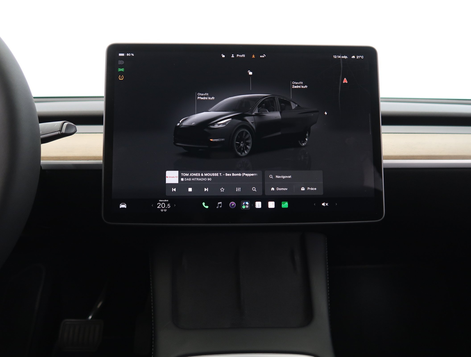 Tesla Model Y Long Range AWD – fotografie 17