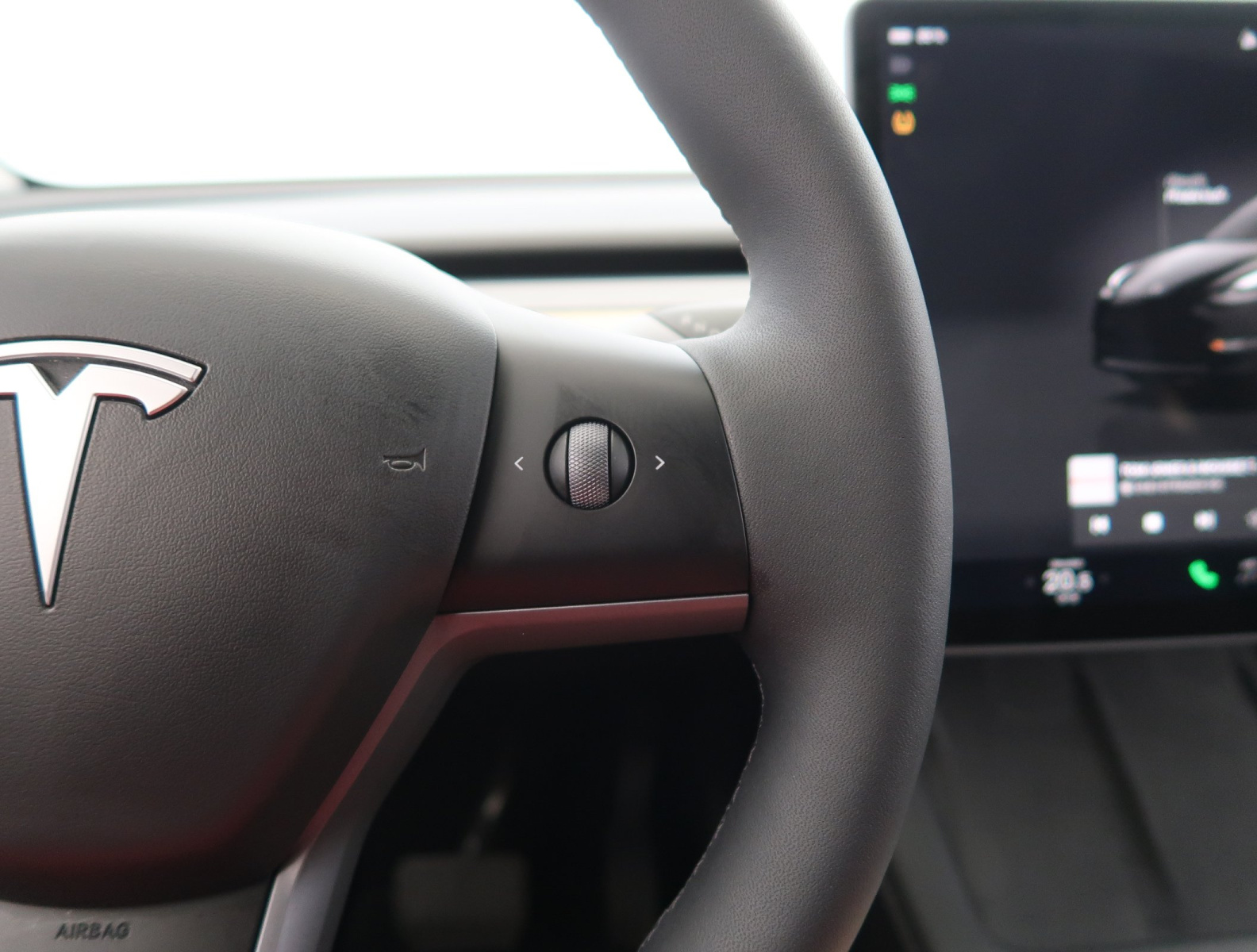 Tesla Model Y Long Range AWD – fotografie 22
