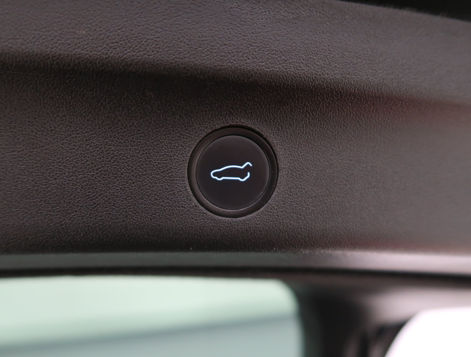 Tesla Model Y Long Range AWD – fotografie 23
