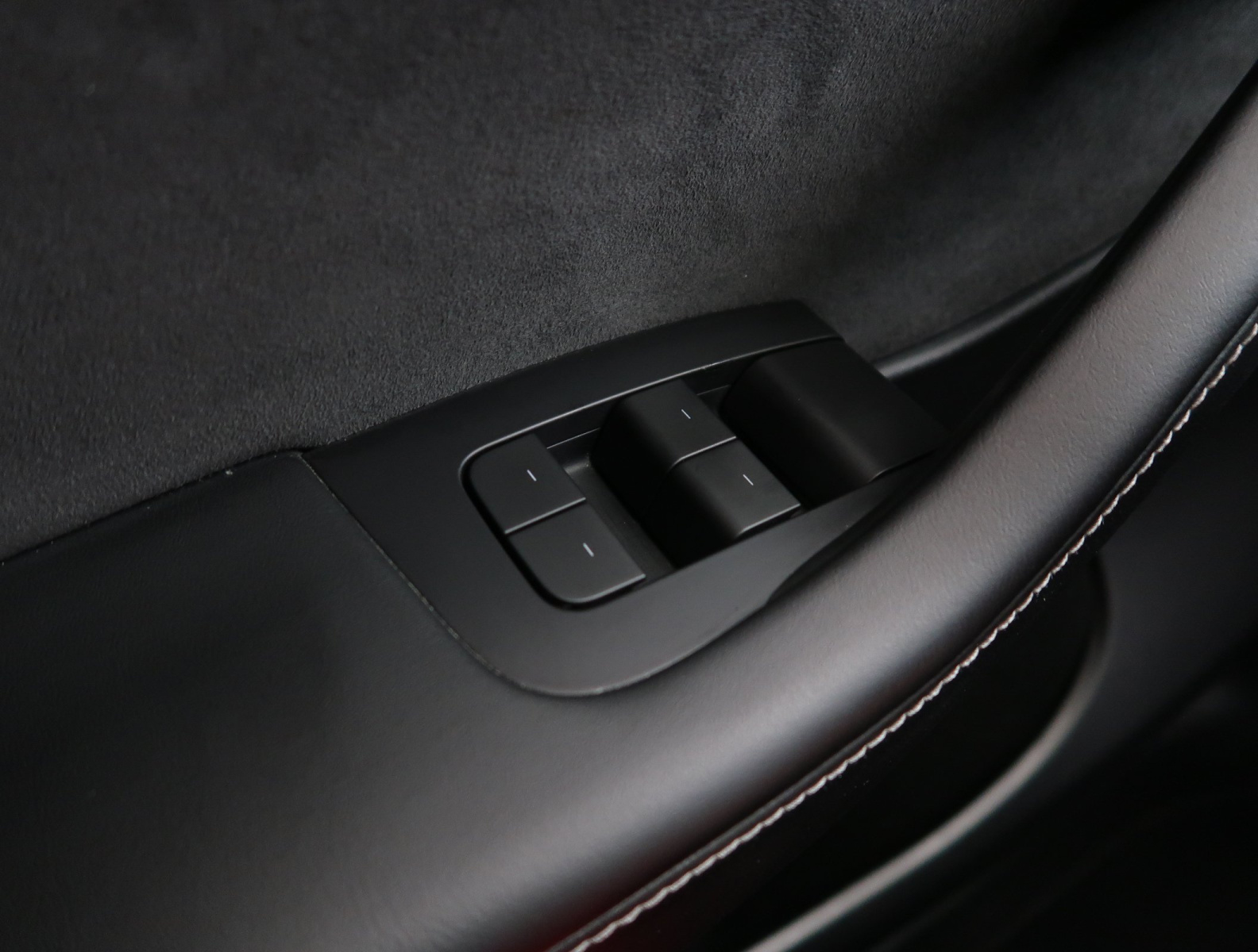 Tesla Model Y Long Range AWD – fotografie 27