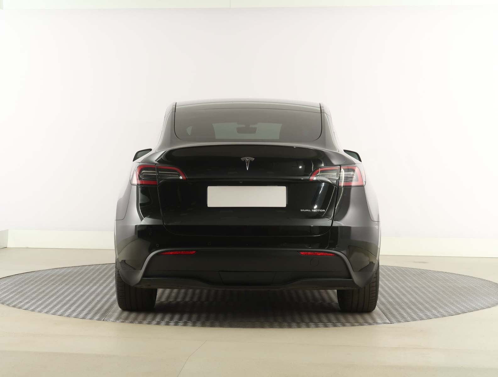 Tesla Model Y Long Range AWD – fotografie 6