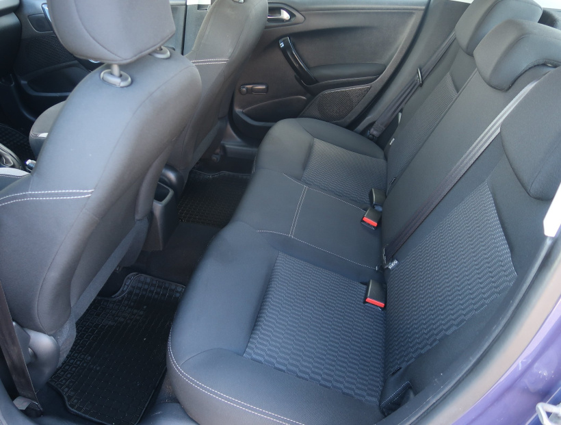 Peugeot 208, 2016