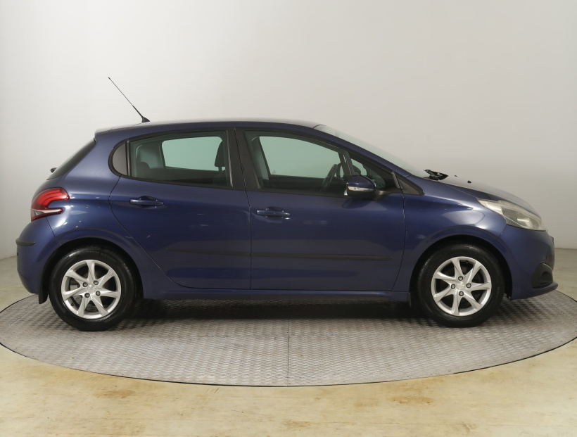 Peugeot 208, 2016