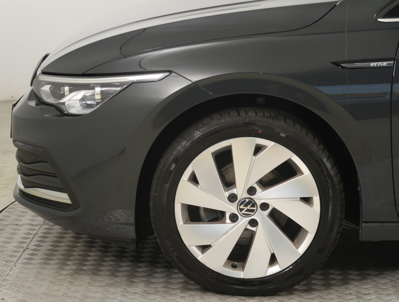 Volkswagen Golf, 2021