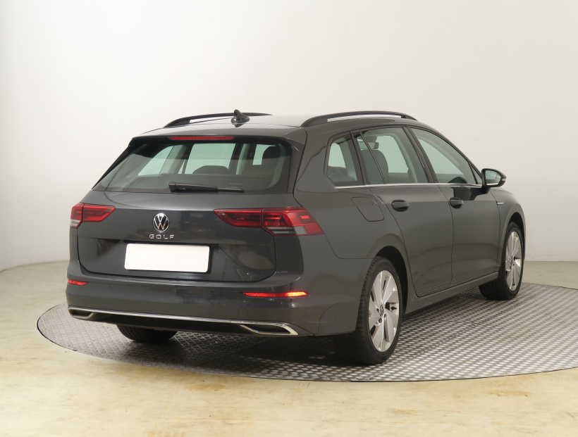 Volkswagen Golf, 2021