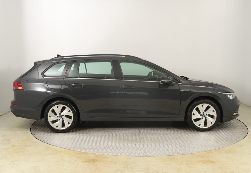 Volkswagen Golf, 2021